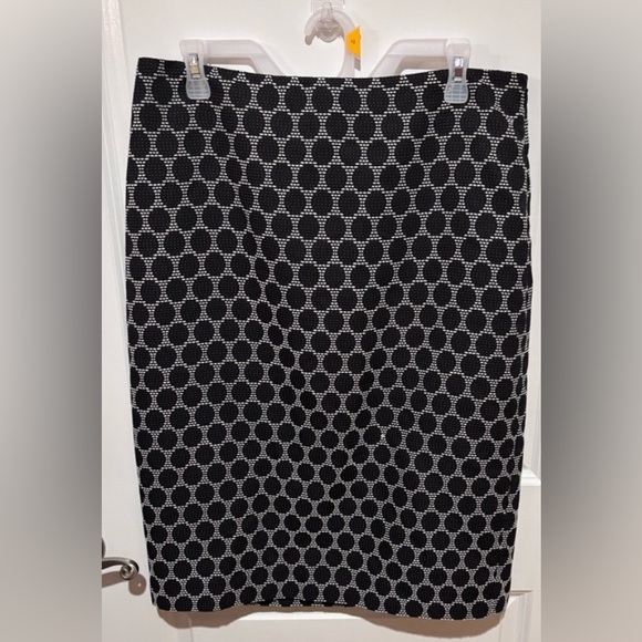 Coldwater Creek Dresses & Skirts - Coldwater Creek Black and White Patterned Pencil Skirt